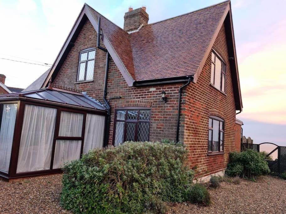 Spacious Detached Home With Beautiful Seaviews, Sleeps 6 Trimingham Exteriör bild